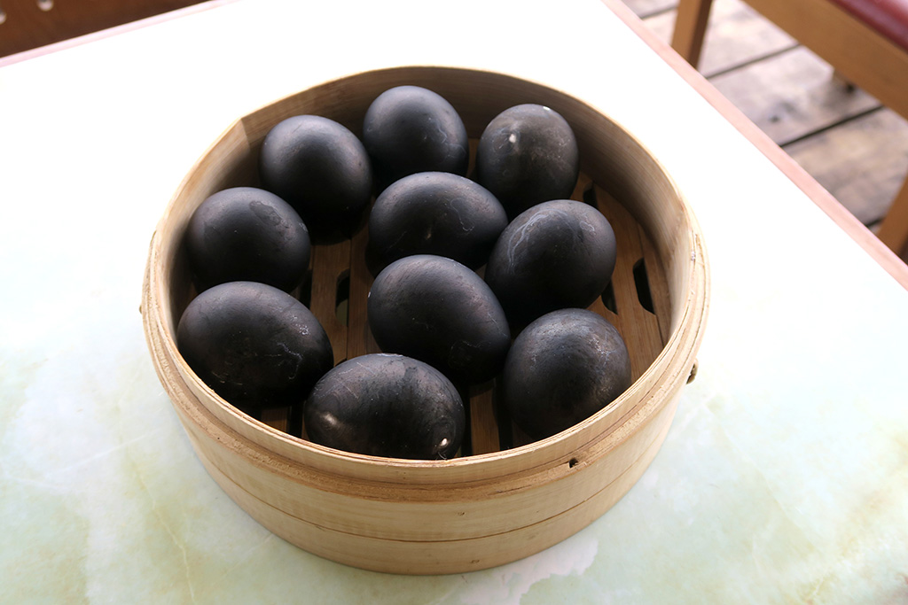 温泉かまど蒸し料理黒/湯宿蒸気家（長崎県/雲仙市）