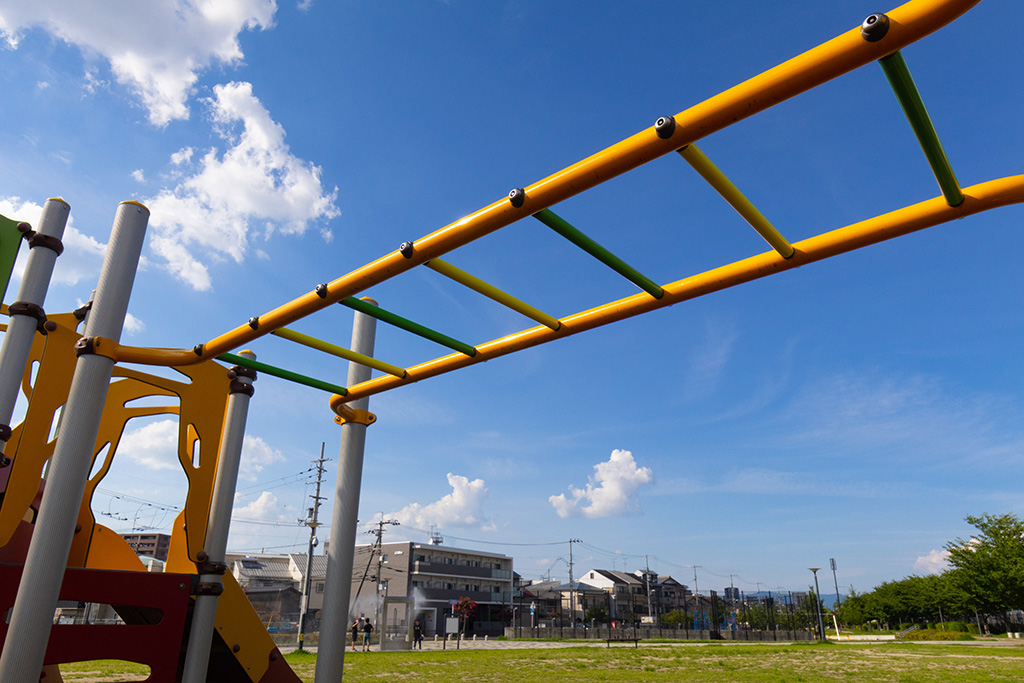 カラフルなうんてい/明和池公園(大阪府/摂津市)