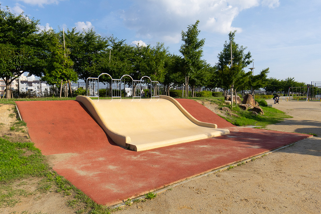 滑り台/明和池公園(大阪府/摂津市)