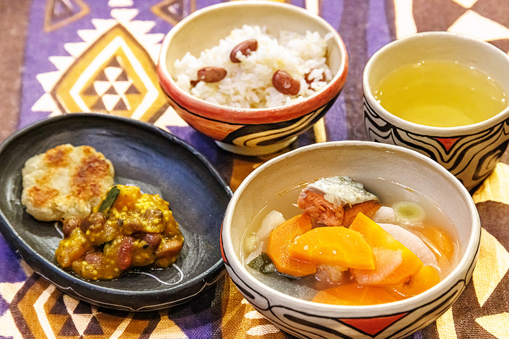 アイヌの伝統料理体験ツアー