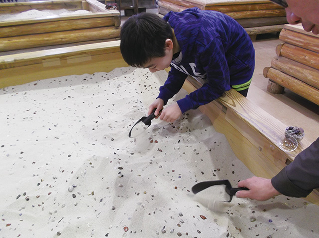 天然石掘り/史跡尾去沢鉱山(秋田県/鹿角市)