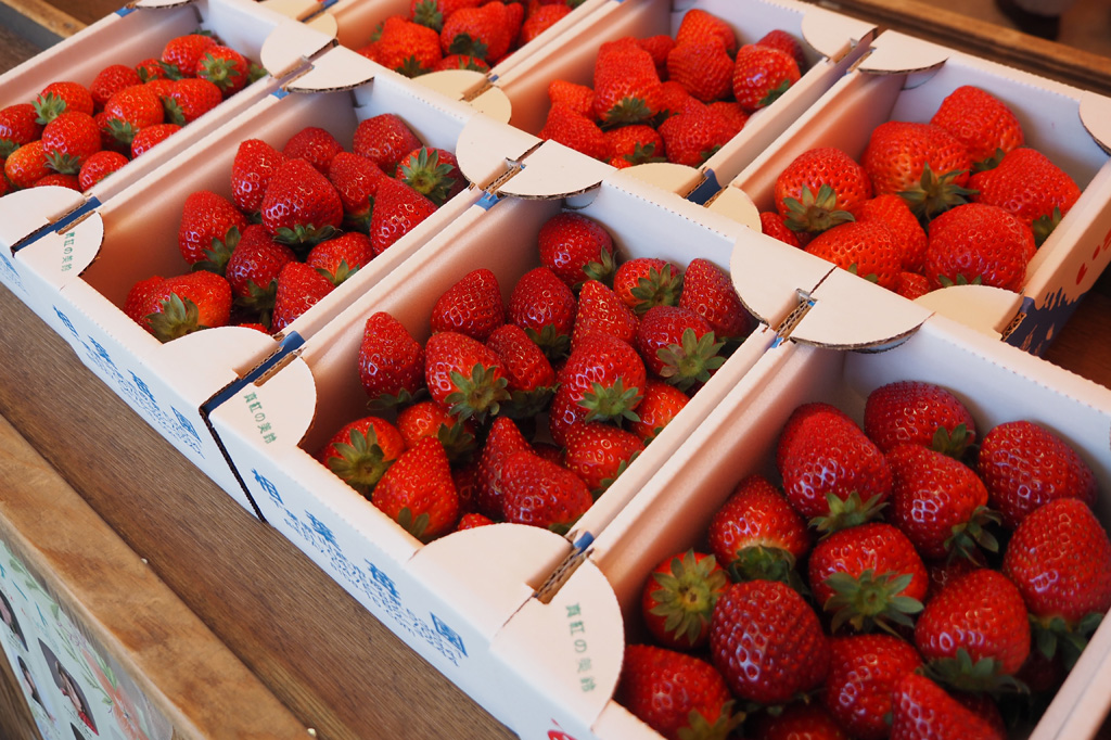 取り置きしておいてもらったいちごを購入もできる/相葉苺園(千葉県/山武市)