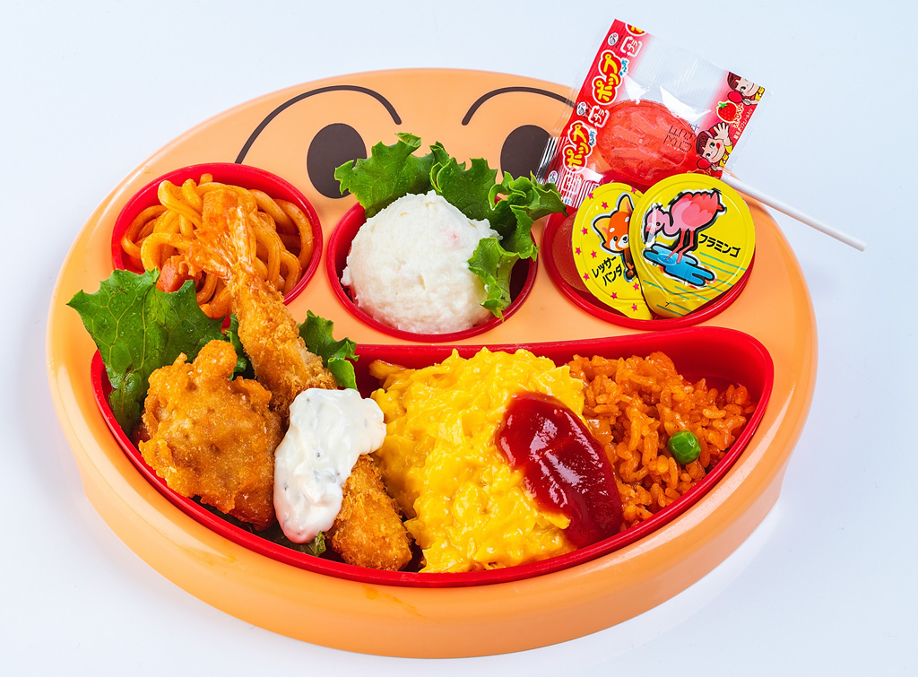 オムライスやエビフライなどの子ども大好きメニューが勢揃いのキッズプレート/横浜みなとみらい万葉倶楽部（神奈川県／横浜市）