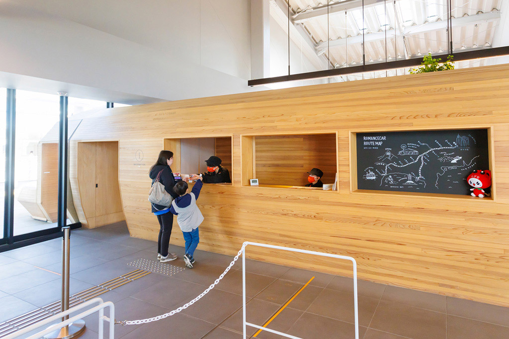 ロマンスカーミュージアム カウンター