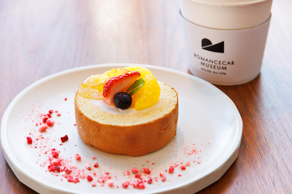 ロマンスカーミュージアム 日東紅茶とクールケーキのセット
