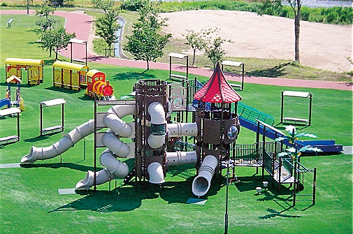 複合遊具「冒険の森」/南陽市中央花公園ドリームランド(山形県/南陽市)