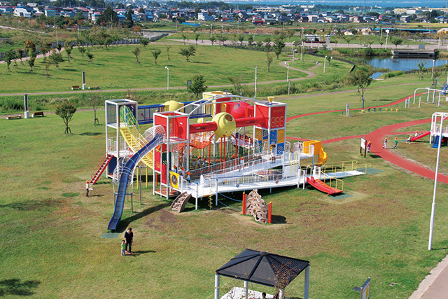複合遊具/新青森県総合運動公園(青森市)