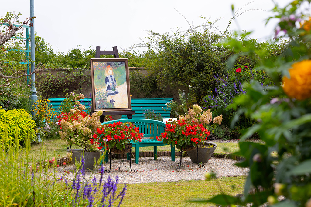 ルノワールの「じょうろを持つ少女」/ガーデンミュージアム比叡(京都府/京都市)