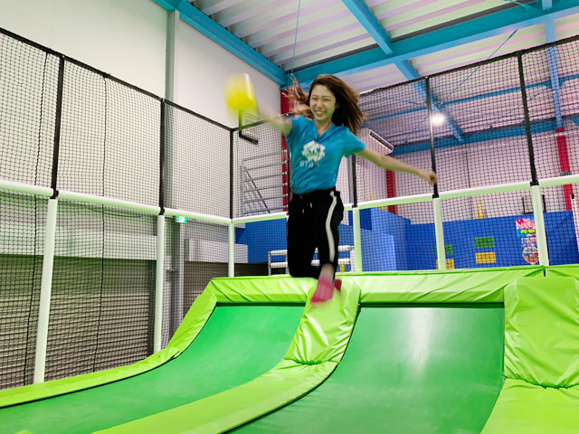 トランポリンでドッジボール／トランポランドTokyoベイサイド