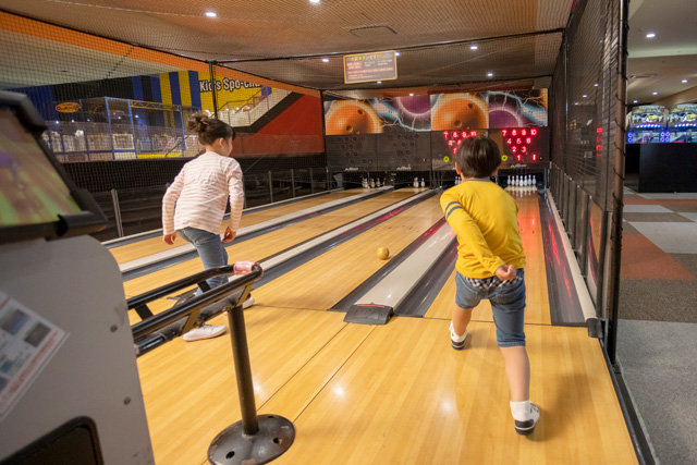 ミニボウリング(写真はイメージ)／ラウンドワンスタジアム前橋店