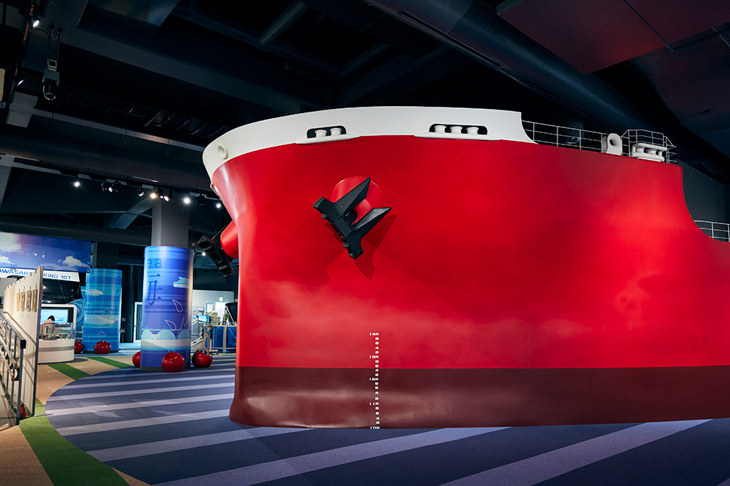 「海のゾーン」運搬船の大型模型/カワサキワールド（兵庫県/神戸市）