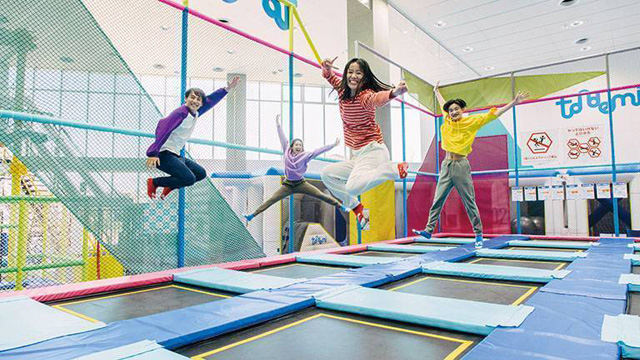 トランポリンエリア／トンデミ横須賀