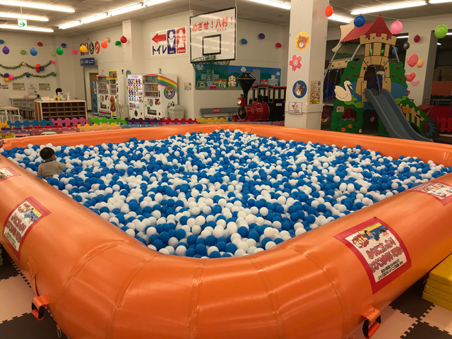 ボールプール／湘南あそびマーレ