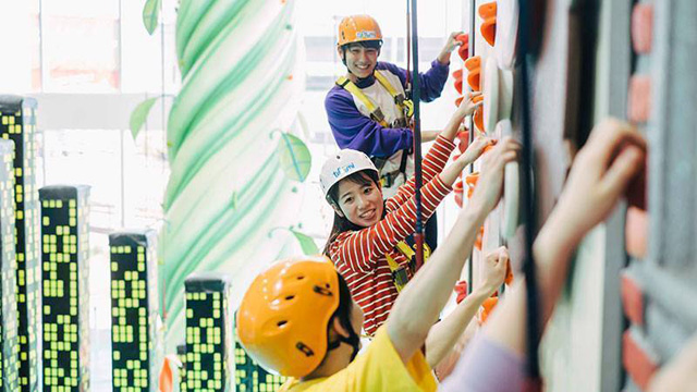 クライミングウォール／トンデミ横須賀