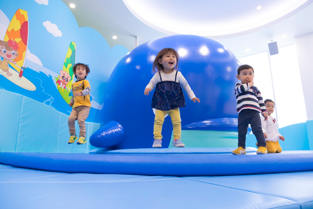 体を動かして遊ぶこともできる/横浜アンパンマンこどもミュージアム