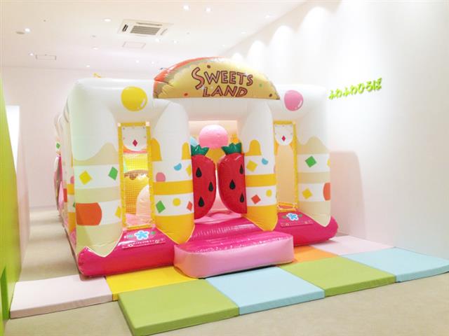 トランポリンのエア遊具/ママスマイル 水戸県庁前店