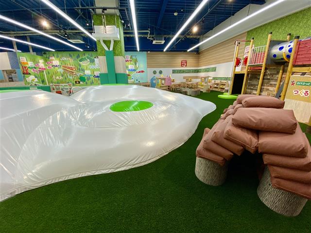 ドーム型トランポリン「風の丘」/あそびパークPLUS ジョイフル本田ニューポートひたちなか店