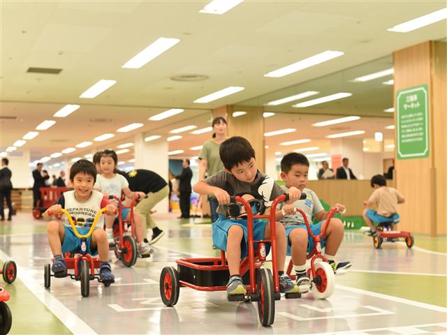 サーキット／Hi タッチらんど・ハレニコ！