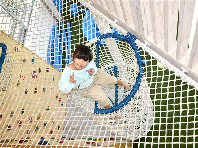 ボルダリングウォール/さかい子育て支援センター S-WORK+KIDS