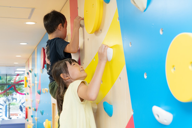 クライミングウォール/屋内型キッズランド ASOBIG