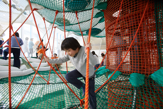 ハグハグのき(ネット遊具)/京王あそびの森HUGHUG<ハグハグ>