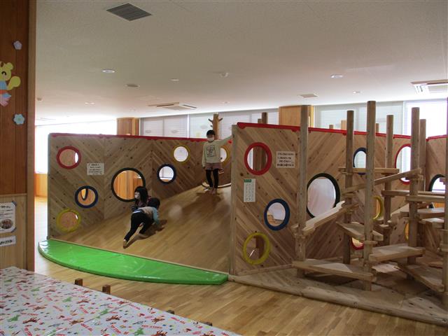 木製アスレチック／イケポス池田キッズハウス(矢板市子ども未来館)