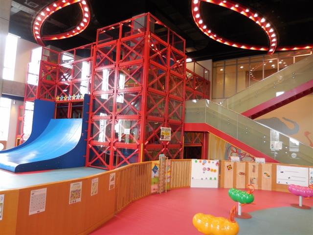 ネットジャングルと滑り台／大田原市子ども未来館