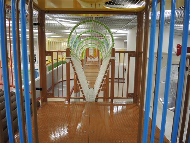 全年代の子どもが楽しめる遊具／ゆうあいひろば