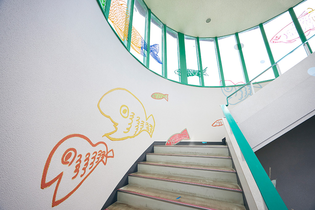 階段の壁画/高槻市自然博物館 あくあぴあ芥川（大阪府/高槻市）