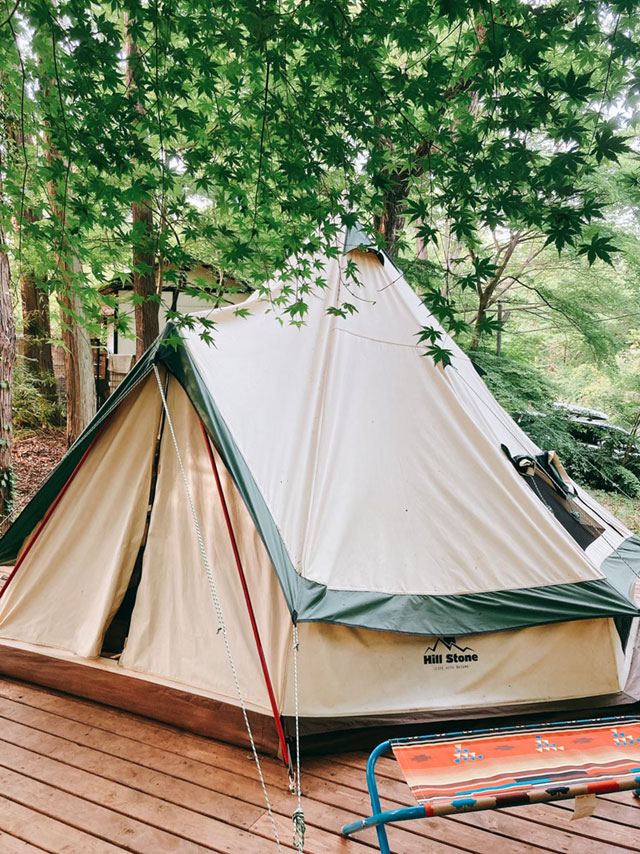 出入り自由！テントでキャンプ体験