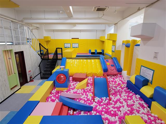 アスレチック&ボールプール/トランポリンパークALCJUMP川崎