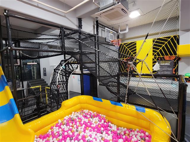 トランポリン&スパイダーウォール/トランポリンパークALCJUMP川崎