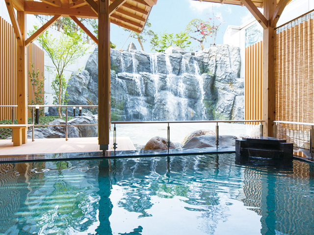 滝見露天風呂/美味求真の宿 天童ホテル（山形県/天童市）