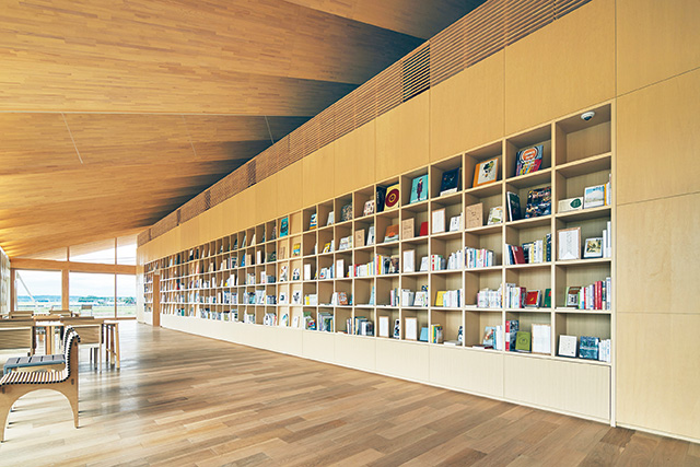 共用棟ライブラリー/SHONAI HOTEL SUIDEN TERRASSE（山形県/鶴岡市）