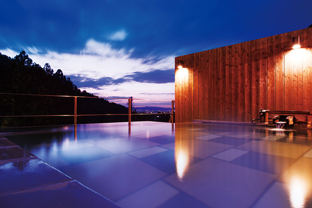 屋上貸切風呂「星空の湯」/庄助の宿 瀧の湯（福島県/会津若松市）