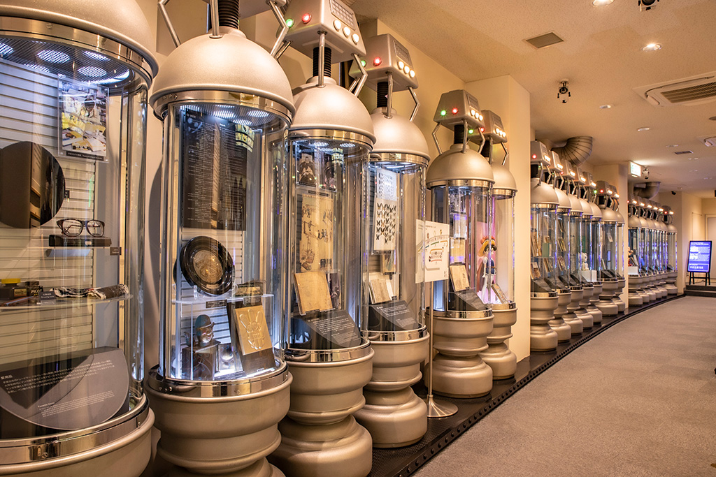 生命維持装置をイメージしたカプセル展示/宝塚市立手塚治虫記念館(兵庫県)