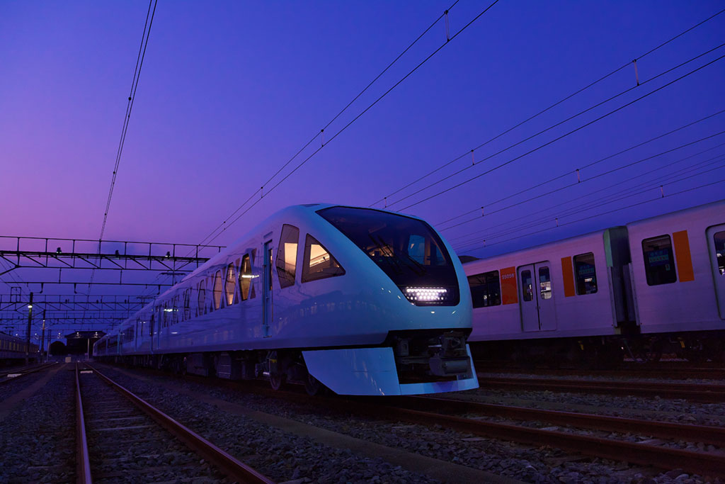 東武鉄道スペーシアX／LEDのヘッドライト