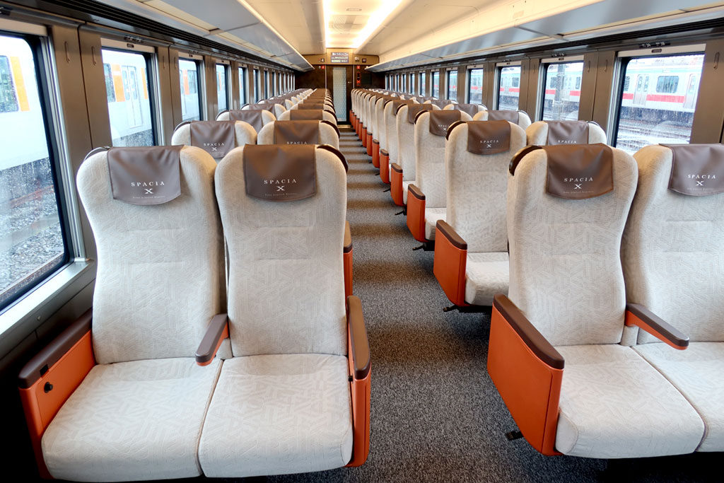 東武鉄道スペーシアX／3・4・5号車：スタンダードシート