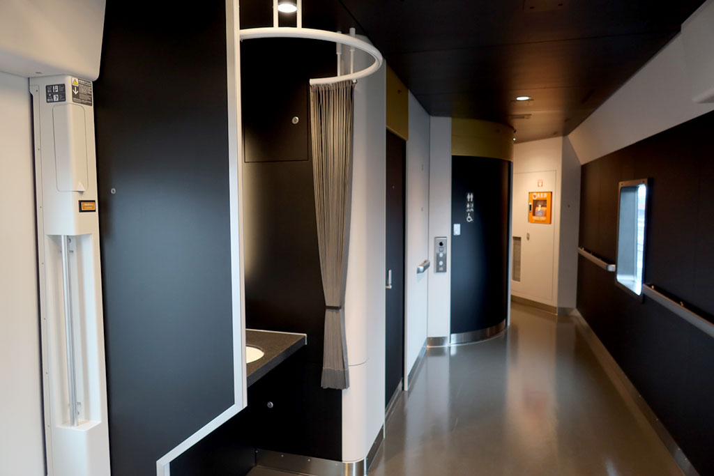 東武鉄道スペーシアX／社車内設備