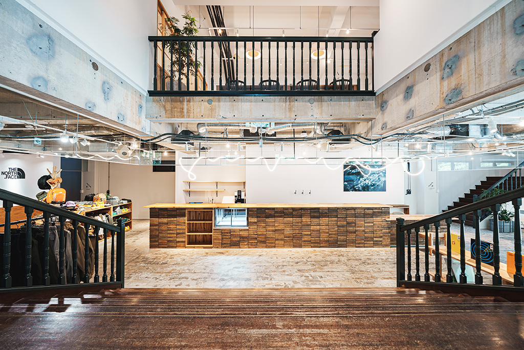 受付カウンター/HAKONATURE BASE(神奈川県/箱根町)