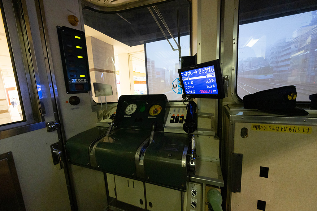 運転席/KUZUHA MALL SANZEN-HIROBA(大阪府/枚方市)