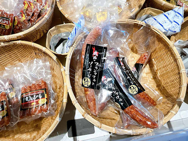 野趣たっぷりの「鹿肉フランクフルトソーセージ」/道の駅 四季の郷公園(和歌山県/和歌山市)