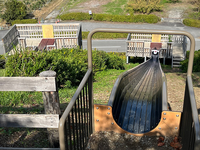 「花のすべり台」/道の駅 四季の郷公園(和歌山県/和歌山市)