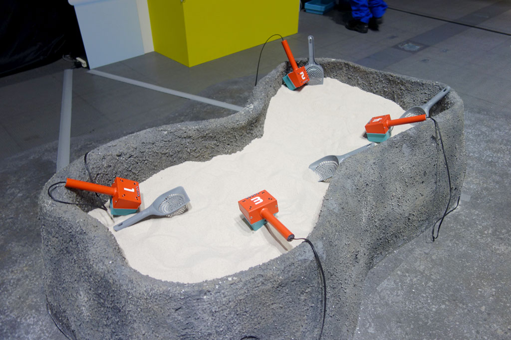 水資源探査ミッション-レゴリスから水をあつめよう-/特別展「NEO 月でくらす展 ~宇宙開発は、月面移住の新時代へ!~」/日本科学未来館(東京都/江東区)