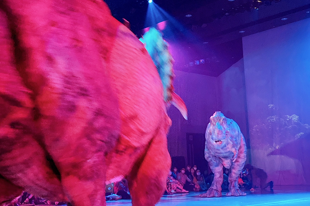 DINO SAFARI　ティラノサウルスとトリケラトプスの対決