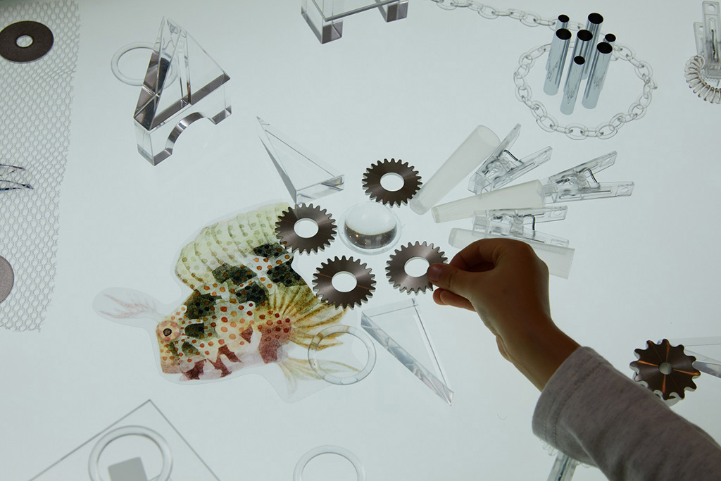 ライトテーブルと砂/リゾナーレ大阪（大阪市）