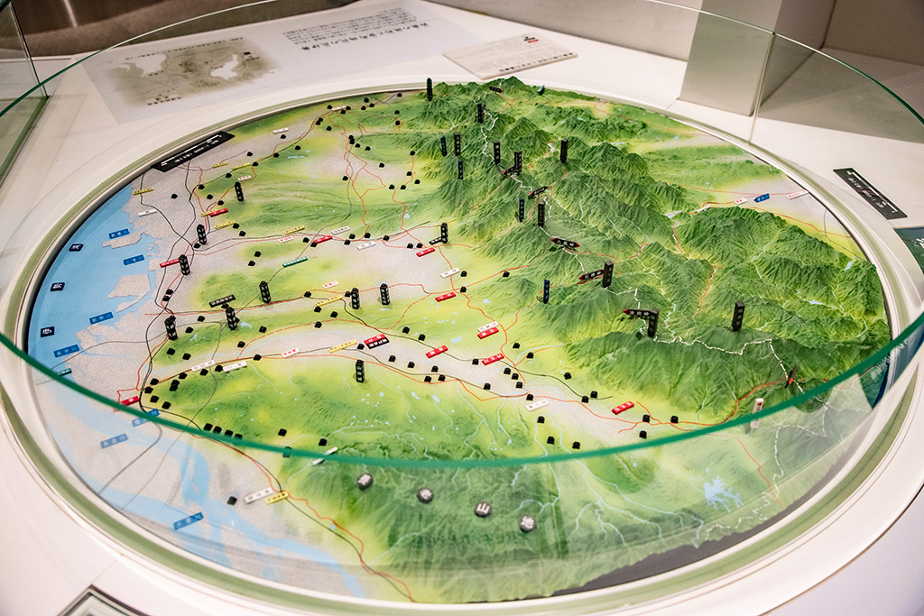 鈴鹿山脈のジオラマ/三重県総合博物館MiMu（津市）