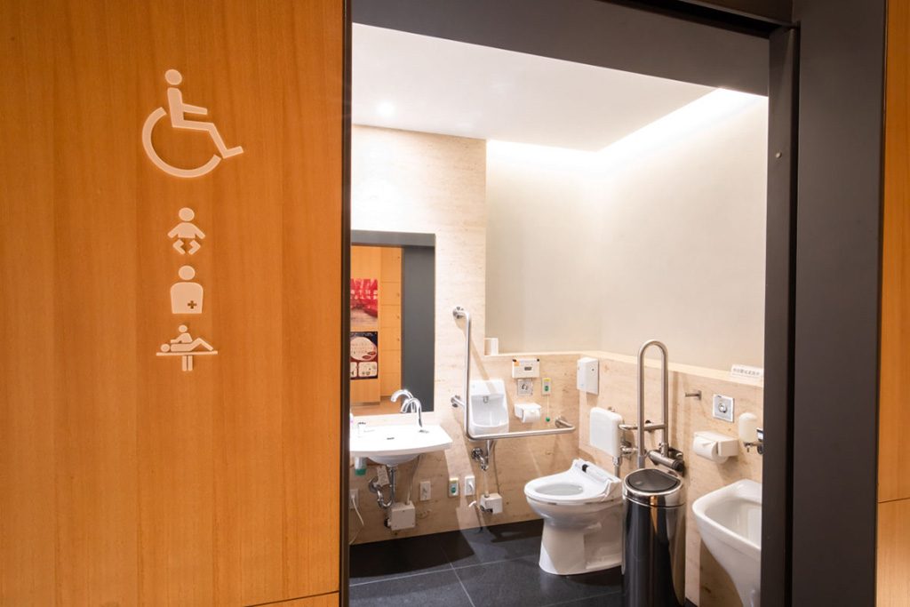 多目的トイレ/サントリー美術館(東京都/港区)