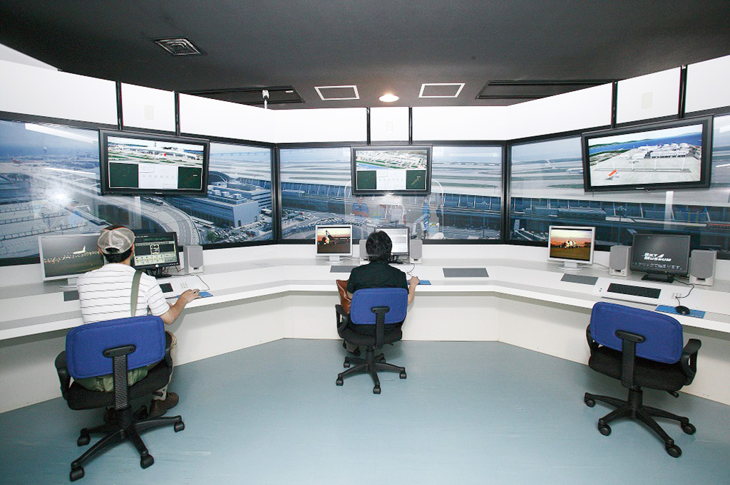 管制官シミュレーター/関空展望ホール スカイビュー・スカイミュージアム（大阪府/泉佐野市）