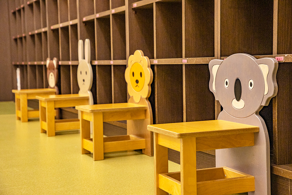 「こども図書館」のイス/京都国際マンガミュージアム(京都府/京都市)